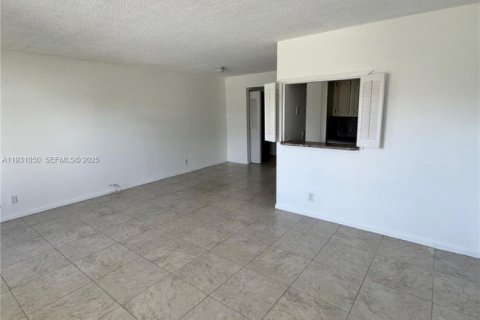 Condominio en venta en West Palm Beach, Florida, 1 dormitorio, 51.84 m2 № 2034422 - foto 12