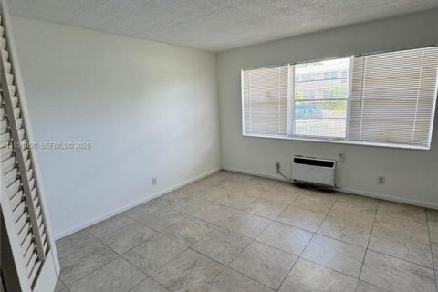 Condominio en venta en West Palm Beach, Florida, 1 dormitorio, 51.84 m2 № 2034422 - foto 13