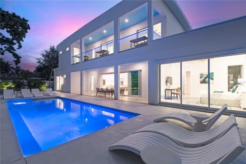 House in Sarasota, Florida 6 bedrooms, 325.16 sq.m. № 1370091 - photo 3