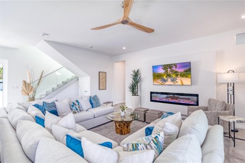 House in Sarasota, Florida 6 bedrooms, 325.16 sq.m. № 1370091 - photo 13