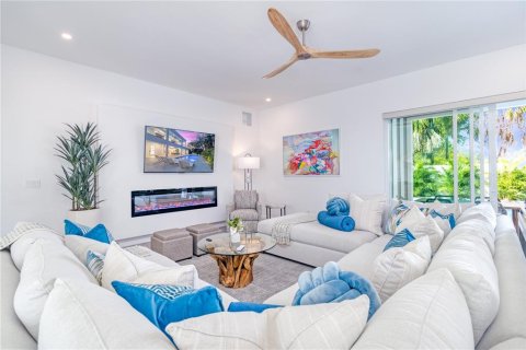 House in Sarasota, Florida 6 bedrooms, 325.16 sq.m. № 1370091 - photo 11