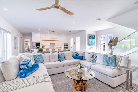 House in Sarasota, Florida 6 bedrooms, 325.16 sq.m. № 1370091 - photo 15