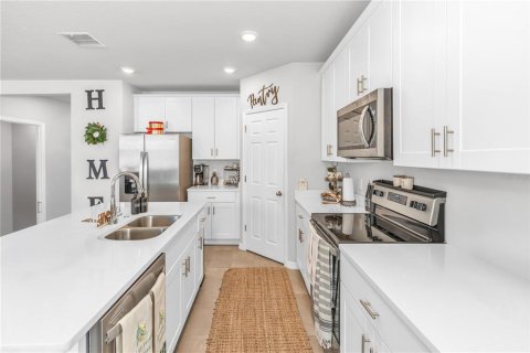 Casa en venta en Haines City, Florida, 3 dormitorios, 139.91 m2 № 2214274 - foto 4