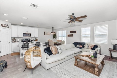 Casa en venta en Haines City, Florida, 3 dormitorios, 139.91 m2 № 2214274 - foto 5