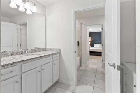 House in Davenport, Florida 8 bedrooms, 373.93 sq.m. № 1919107 - photo 29