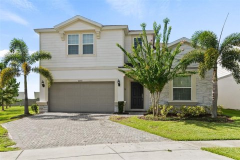 House in Davenport, Florida 8 bedrooms, 373.93 sq.m. № 1919107 - photo 1