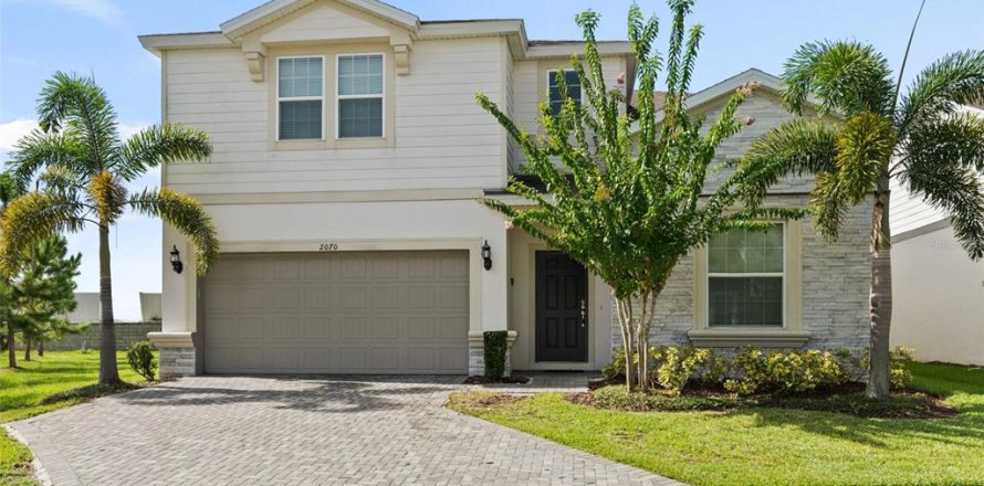 House in Davenport, Florida 8 bedrooms, 373.93 sq.m. № 1919107