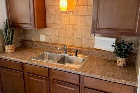 Commercial property in Saint Pete Beach, Florida 4 bedrooms, 130.06 sq.m. № 1842304 - photo 5