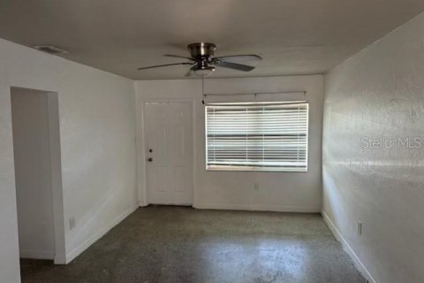 Commercial property in Saint Pete Beach, Florida 4 bedrooms, 130.06 sq.m. № 1842304 - photo 4