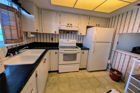 Condo in Bradenton, Florida, 2 bedrooms  № 2204694 - photo 6