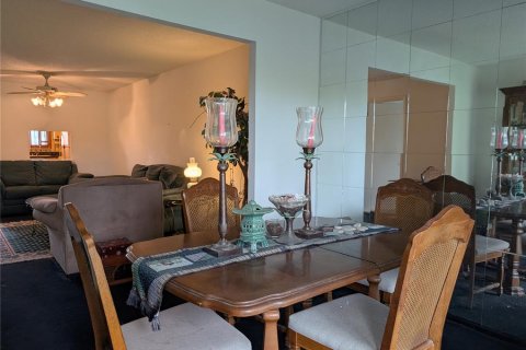 Condo in Bradenton, Florida, 2 bedrooms  № 2204694 - photo 14