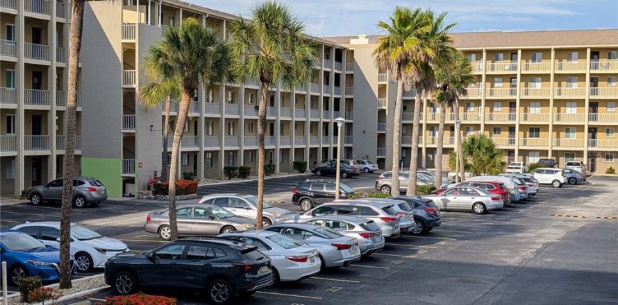 Condo in Bradenton, Florida, 2 bedrooms  № 2204694