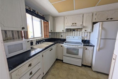 Condo in Bradenton, Florida, 2 bedrooms  № 2204694 - photo 3