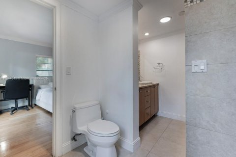 Casa en venta en Pinecrest, Florida, 4 dormitorios, 221.39 m2 № 1839464 - foto 23