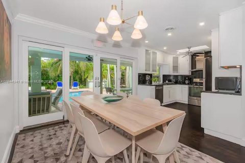 Casa en venta en Pinecrest, Florida, 4 dormitorios, 221.39 m2 № 1839464 - foto 5