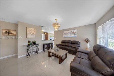 Villa ou maison à vendre à Pompano Beach, Floride: 3 chambres, 106.28 m2 № 2188693 - photo 5