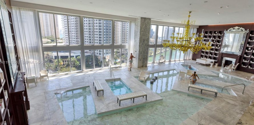 Studio à Condo à Miami, Floride  № 2041398