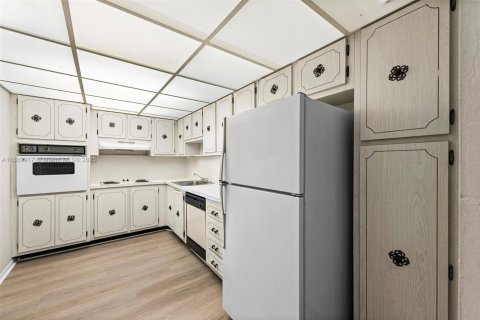 Купить кондоминиум в Санни-Айлс-Бич, Флорида 1 спальня, 93.37м2, № 1752697 - фото 7