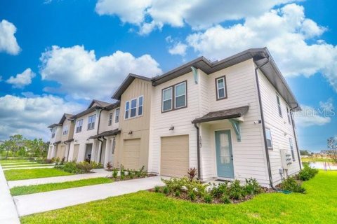 Снять в аренду таунхаус в Дэвенпорт, Флорида 1 комната, 150.69м2, № 1521694 - фото 1