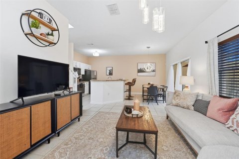 Adosado en venta en Kissimmee, Florida, 4 dormitorios, 151.99 m2 № 1911158 - foto 5