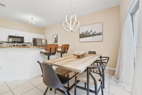 Adosado en venta en Kissimmee, Florida, 4 dormitorios, 151.99 m2 № 1911158 - foto 9