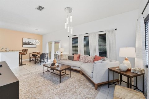 Adosado en venta en Kissimmee, Florida, 4 dormitorios, 151.99 m2 № 1911158 - foto 4
