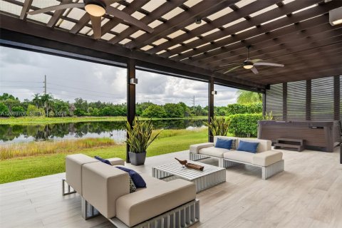 Villa ou maison à vendre à Weston, Floride: 4 chambres, 248.42 m2 № 2301361 - photo 22