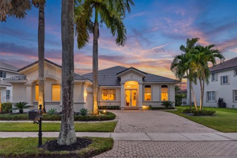 Villa ou maison à Weston, Floride 4 chambres, 248.42 m2 № 2301361