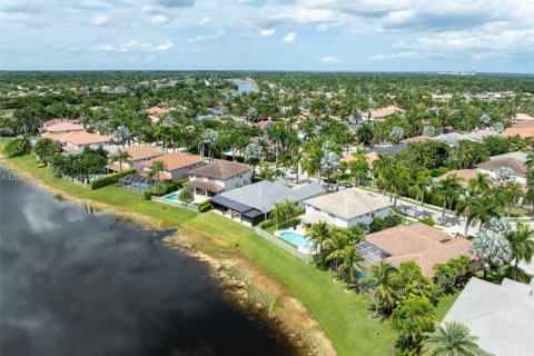 Villa ou maison à vendre à Weston, Floride: 4 chambres, 248.42 m2 № 2301361 - photo 30
