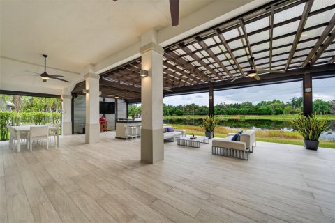 Villa ou maison à vendre à Weston, Floride: 4 chambres, 248.42 m2 № 2301361 - photo 24
