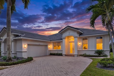 Villa ou maison à vendre à Weston, Floride: 4 chambres, 248.42 m2 № 2301361 - photo 2