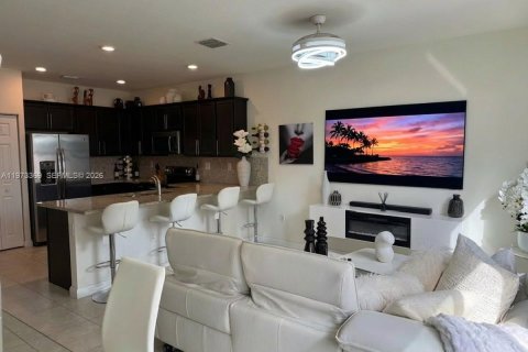 Купить таунхаус в Хайалиа, Флорида 2 спальни, 133.87м2, № 2034046 - фото 3