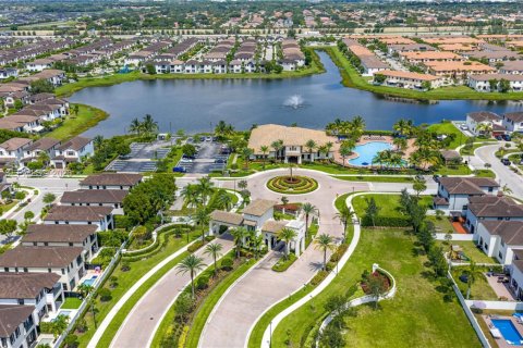 Купить таунхаус в Хайалиа, Флорида 2 спальни, 133.87м2, № 2034046 - фото 30