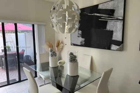 Купить таунхаус в Хайалиа, Флорида 2 спальни, 133.87м2, № 2034046 - фото 13