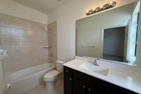 Купить таунхаус в Хайалиа, Флорида 2 спальни, 133.87м2, № 2034046 - фото 21