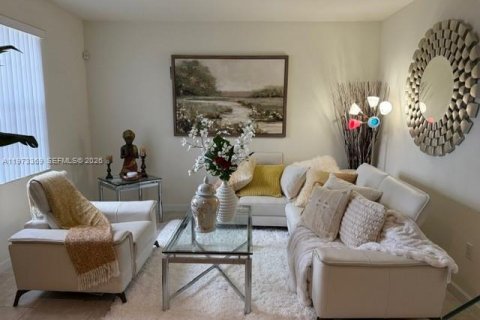 Купить таунхаус в Хайалиа, Флорида 2 спальни, 133.87м2, № 2034046 - фото 9