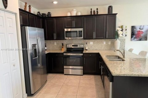 Купить таунхаус в Хайалиа, Флорида 2 спальни, 133.87м2, № 2034046 - фото 4