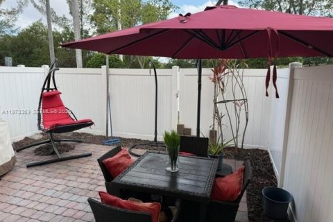 Купить таунхаус в Хайалиа, Флорида 2 спальни, 133.87м2, № 2034046 - фото 14