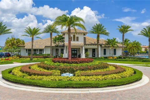 Купить таунхаус в Хайалиа, Флорида 2 спальни, 133.87м2, № 2034046 - фото 27