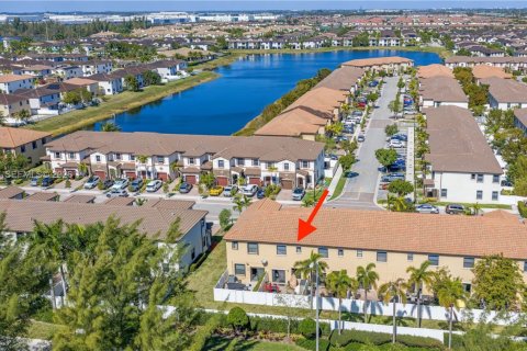 Купить таунхаус в Хайалиа, Флорида 2 спальни, 133.87м2, № 2034046 - фото 24