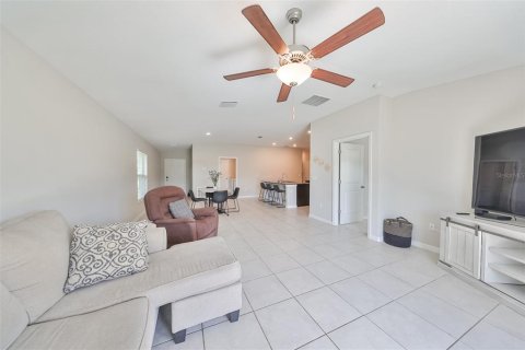 House in Ruskin, Florida 4 bedrooms, 171.03 sq.m. № 2203825 - photo 11