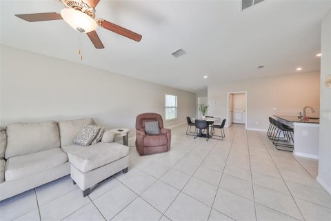 House in Ruskin, Florida 4 bedrooms, 171.03 sq.m. № 2203825 - photo 12