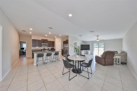 House in Ruskin, Florida 4 bedrooms, 171.03 sq.m. № 2203825 - photo 5