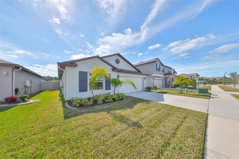 House in Ruskin, Florida 4 bedrooms, 171.03 sq.m. № 2203825 - photo 2
