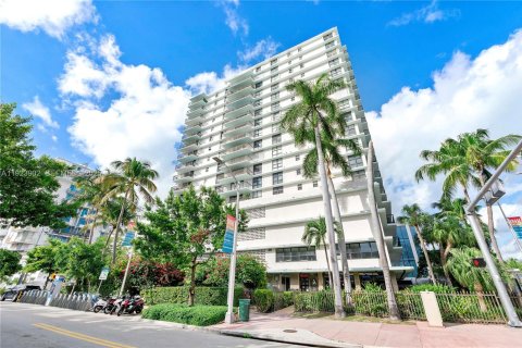 Copropriété à vendre à Miami Beach, Floride: 1 chambre, 85.19 m2 № 2039206 - photo 16