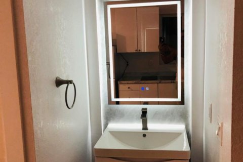 Propiedad comercial en alquiler en West Palm Beach, Florida, 1 dormitorio, 124.86 m2 № 2085021 - foto 6