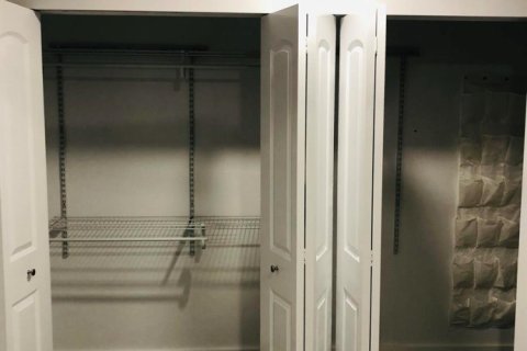 Propiedad comercial en alquiler en West Palm Beach, Florida, 1 dormitorio, 124.86 m2 № 2085021 - foto 8