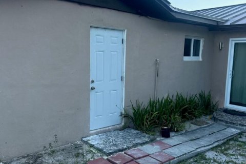 Propiedad comercial en West Palm Beach, Florida 1 dormitorio, 124.86 m2 № 2085021