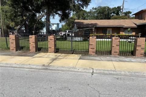 Villa ou maison à vendre à Saint Petersburg, Floride: 4 chambres, 306.67 m2 № 2413950 - photo 5