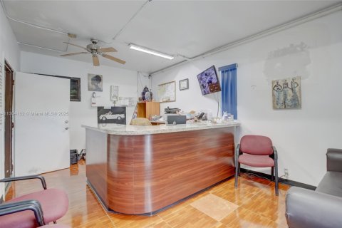 Immobilier commercial à vendre à North Miami, Floride № 1872223 - photo 9